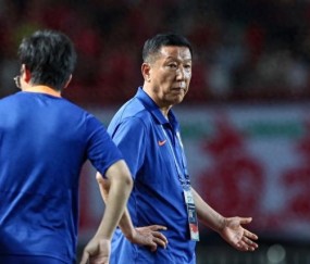 记者：经纪人“大姐”现身上海，要找瓦科聊，崔康熙又有想法