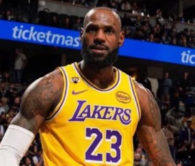 电竞投注-湖媒：詹姆斯已从伤病名单中移除，明日对阵火箭可以出战